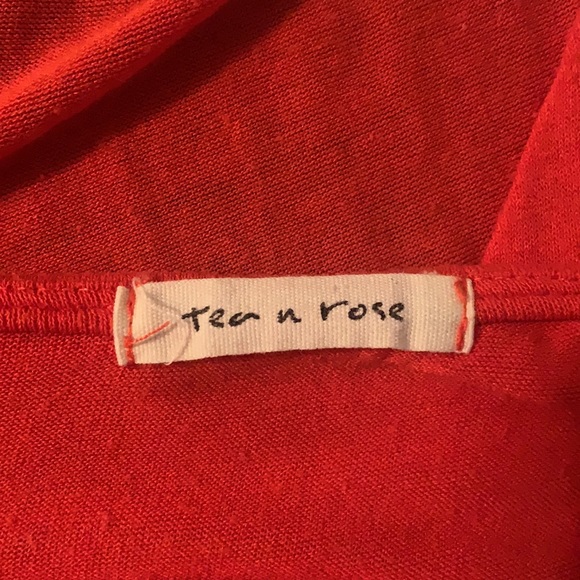 Simple Red T-Shirt - Picture 3 of 3